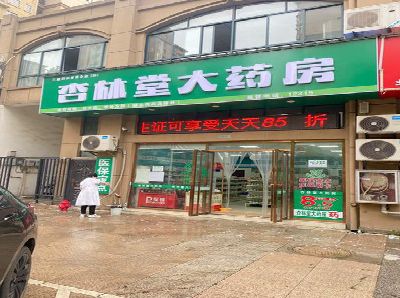 田东铝塑板门头招牌的特点。